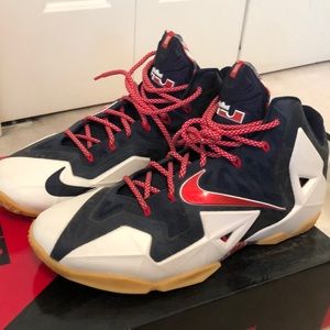 LeBron 11 XI USA Size 13 Basketball Shoes